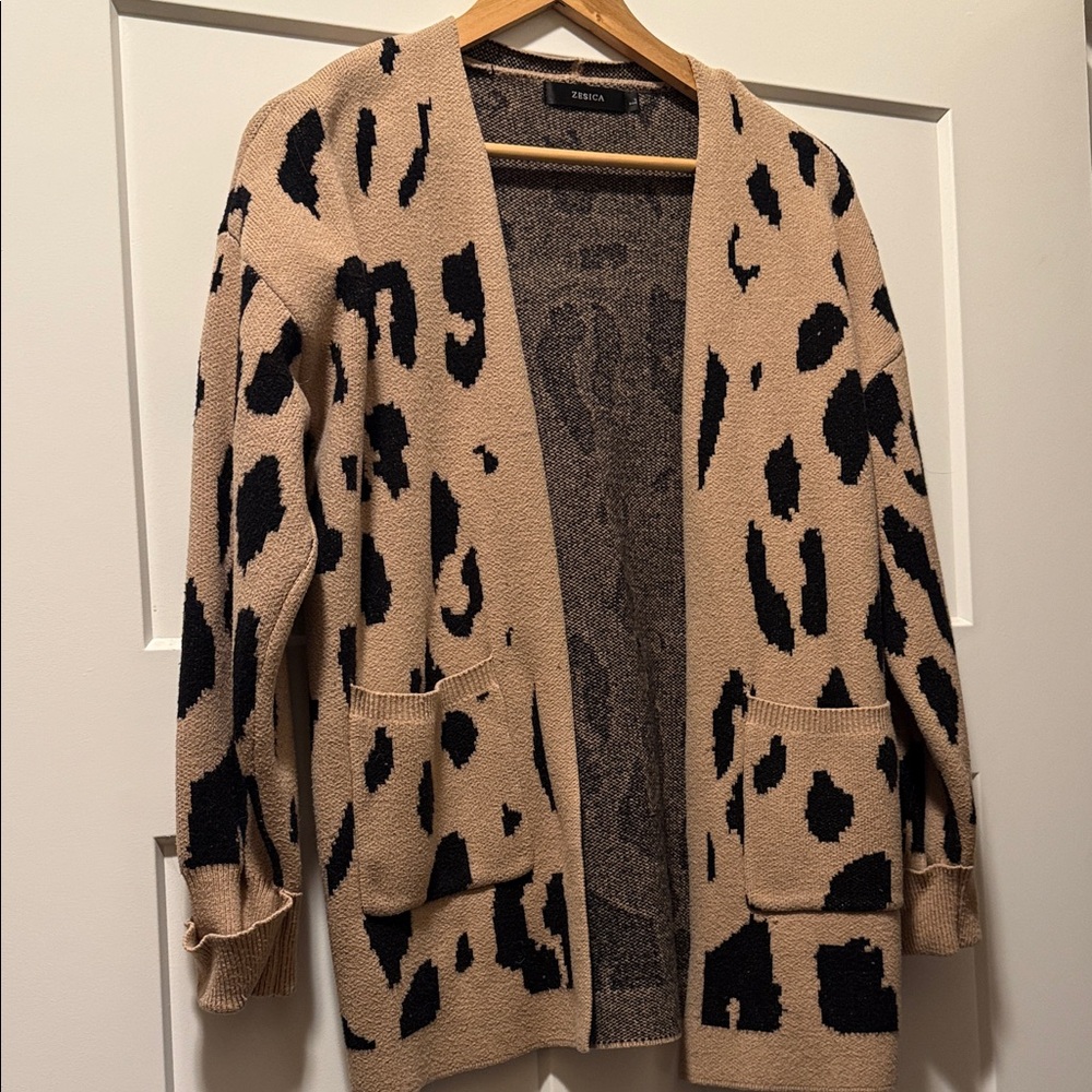 Stylish Animal Print Cardigan in Tan and Black
